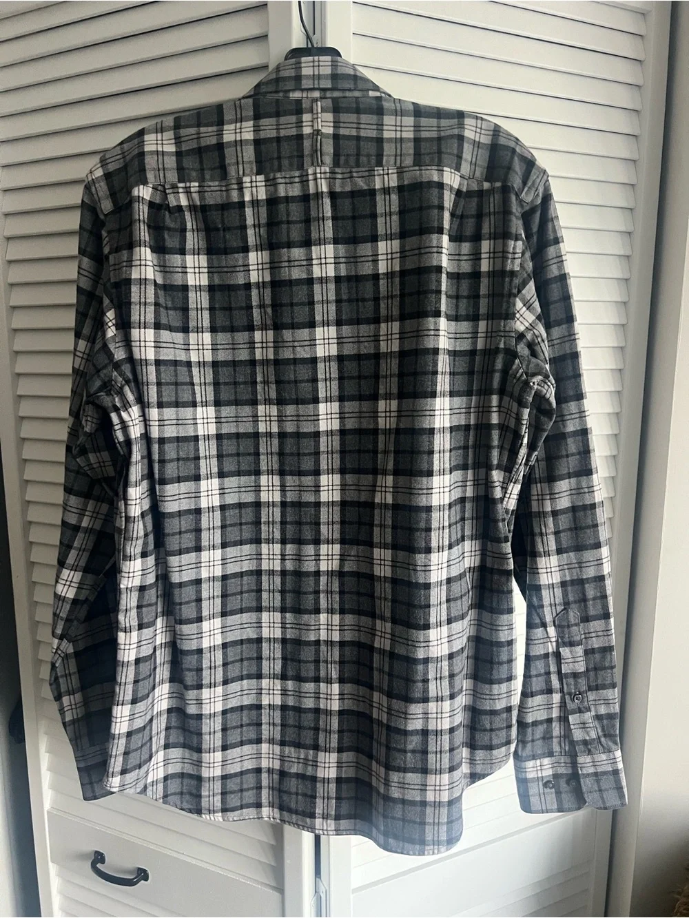 Medium Banana Republic Men’s Gray Plaid Button-Up Shirt. Great Cond